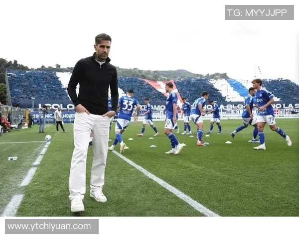 探索不为人知的足球明星背后故事和成就,揭开他们的精彩人生 探索不为人知的足球明星背后故事和成就,揭开他们的精彩人生